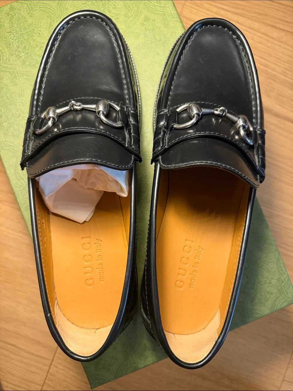 Gucci Men’s Black Horsebit Leather Loafers (Milenniaal Ribot)